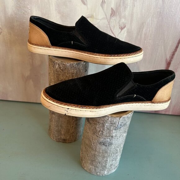 Ugg Women's Adley Perforated Slip-On Sneaker Size 8 Suede Black and Tan Preppy - Picture 2 of 11